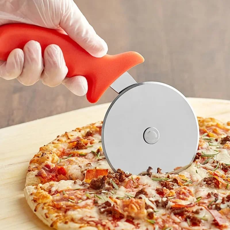 Pizzakutter og bakverksrulle i rustfritt stål