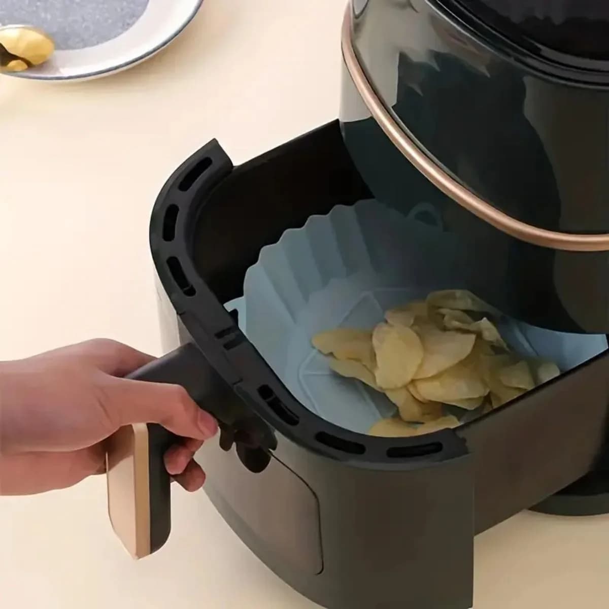 Gjenbrukbar silikonform til airfryer