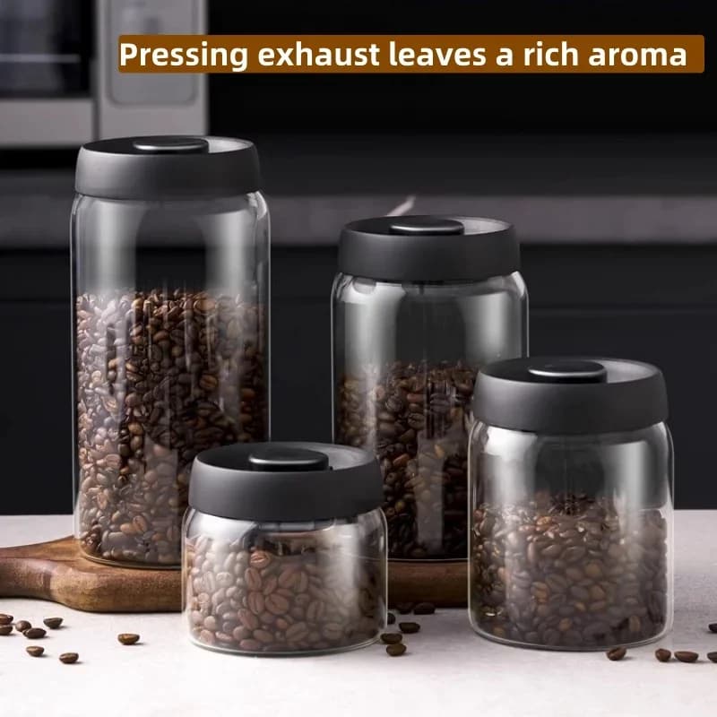 Kaffekanne og lufttett oppbevaringskrukke i glass med vakuumlokk